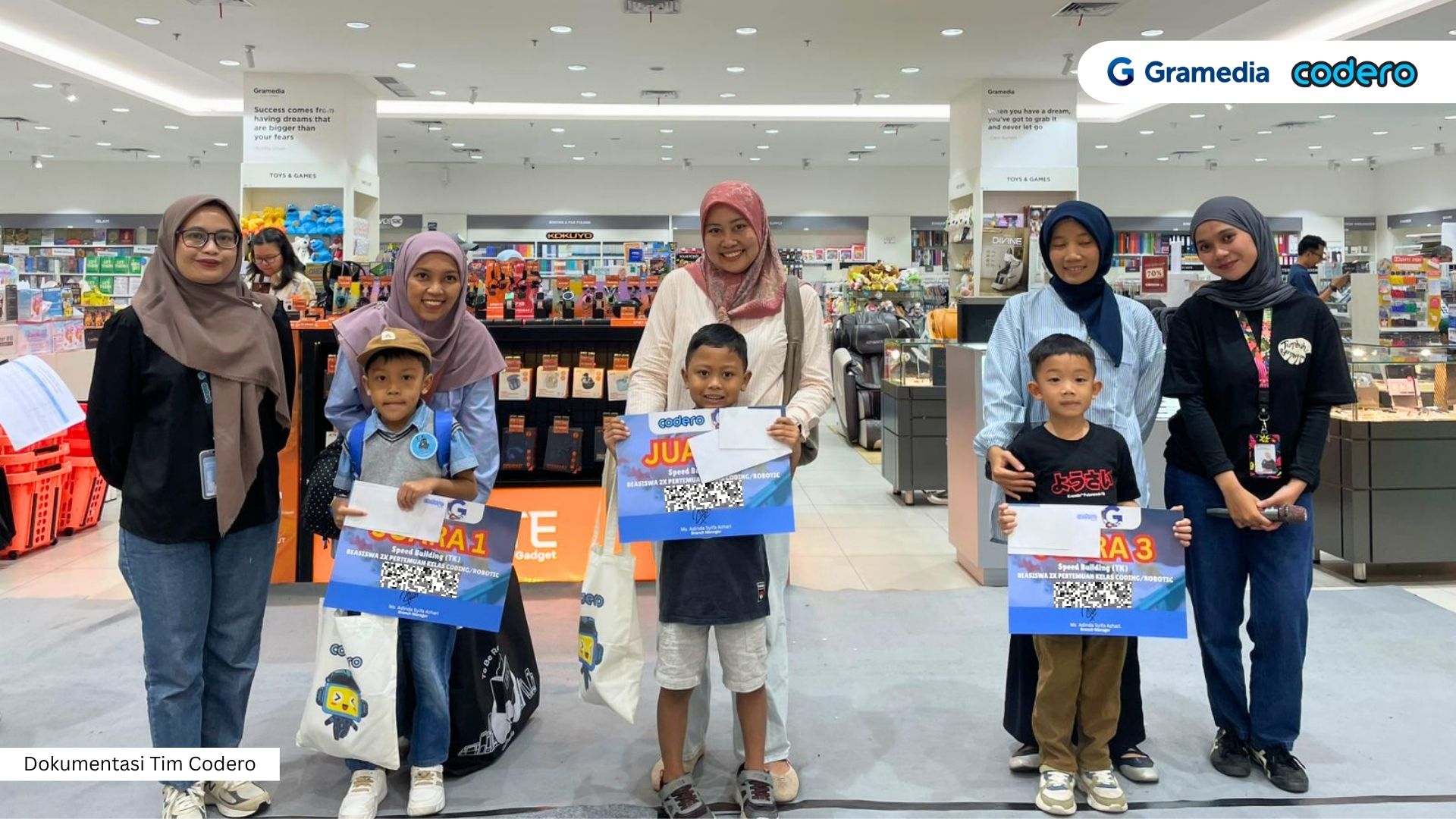The Fun of BRICK-TASTIC DAY in Bandung: A Parent-Child Collaboration in Building Robots