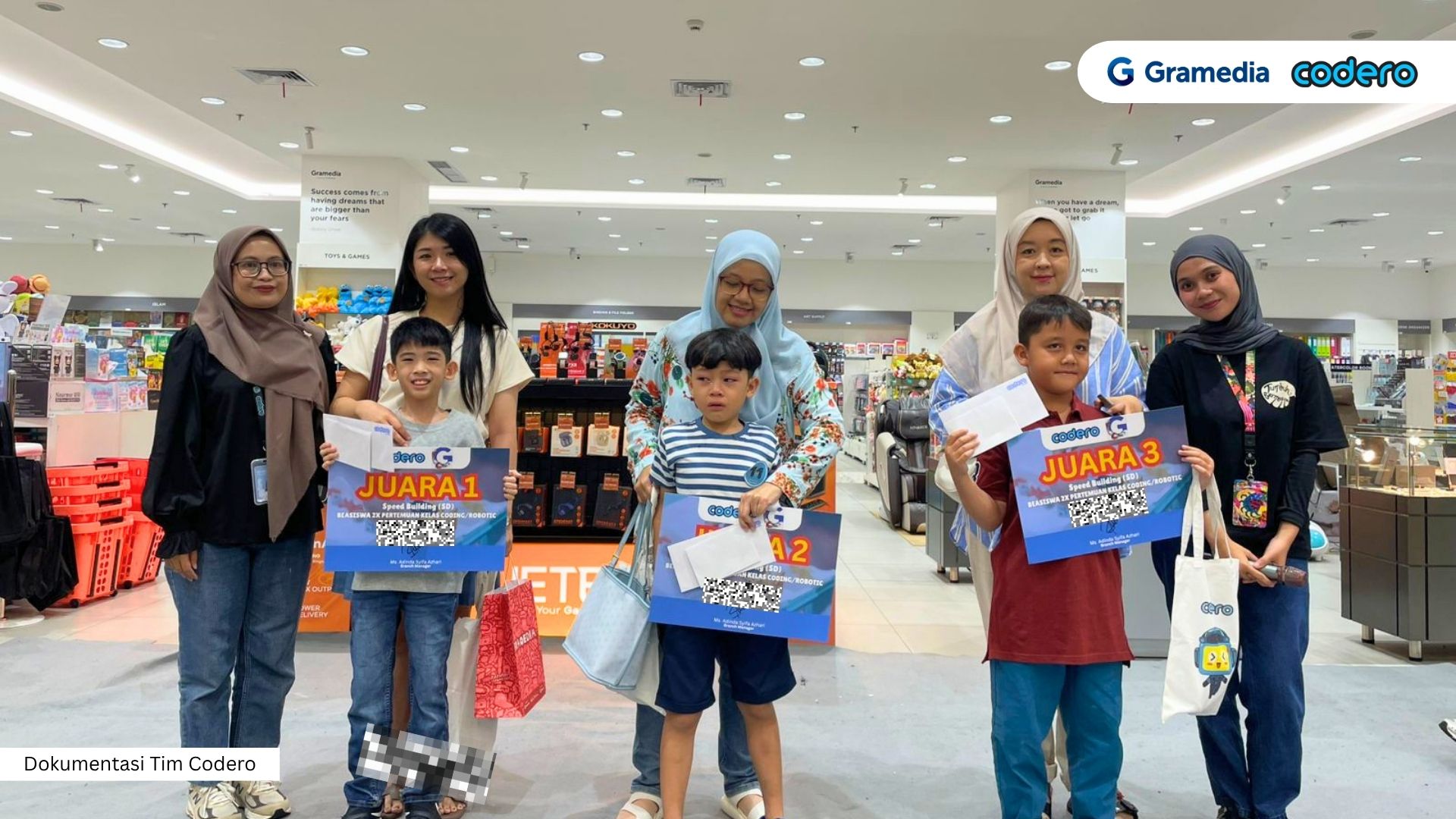 The Fun of BRICK-TASTIC DAY in Bandung: A Parent-Child Collaboration in Building Robots