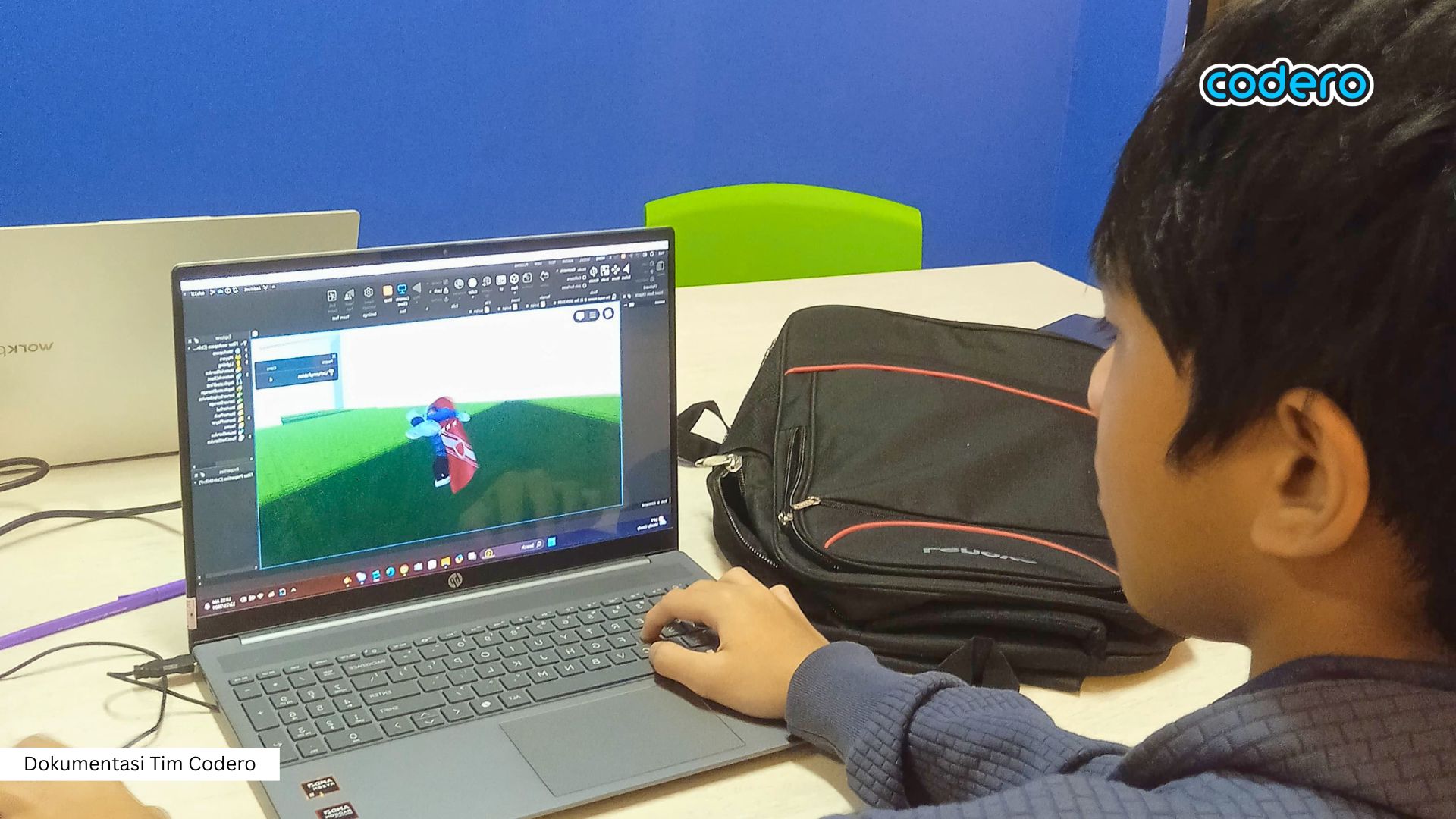 The Other Side of Roblox: Teaching Kids Perseverance and Logical Thinking
