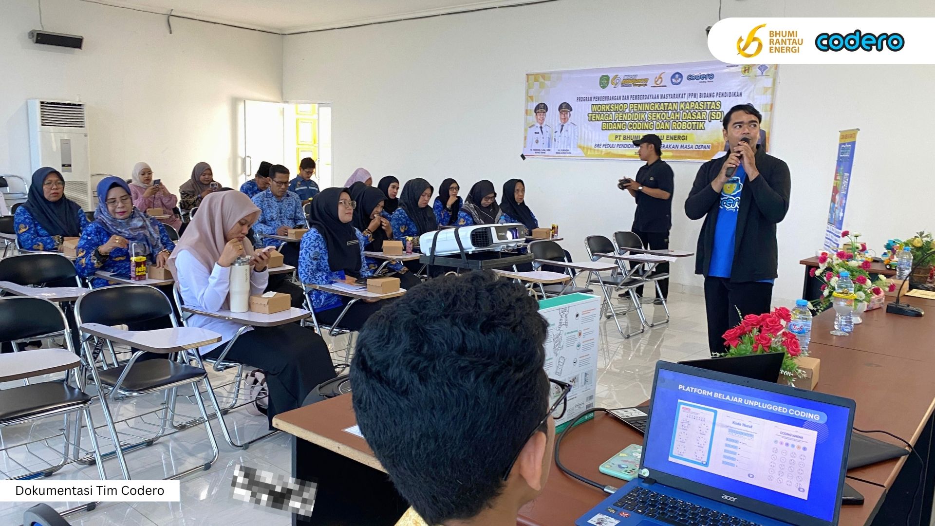 PT BRE Dorong Pemerataan Pendidikan Teknologi Melalui Workshop Coding Guru di Tapin